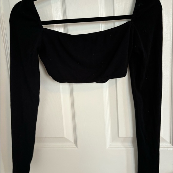 SHEIN Blaxk cropped long sleeve - Picture 3 of 3